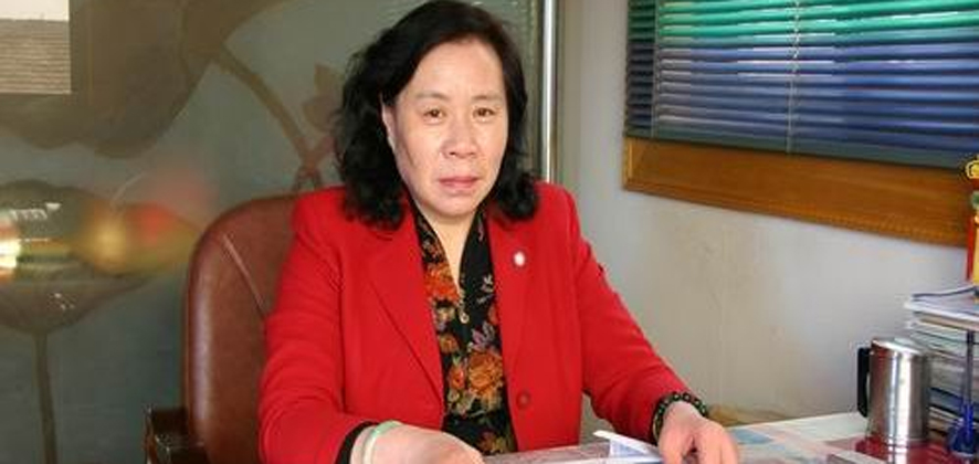談?dòng)袂?她擁有一顆金子般的心----記錫金鑫集團(tuán)股份有限公司董事長(zhǎng)